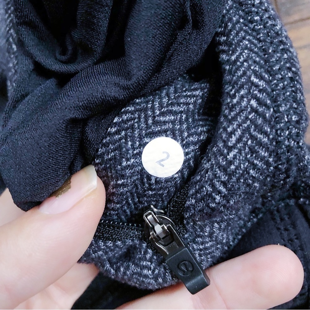Lululemon • Think Fast Hoodie Heathered Herringbone Black chevron pullover Rulu - Picture 11 of 13
